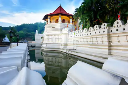 Taxi from Tangalle to Kandy Temple of the Tooth